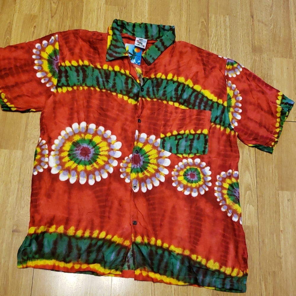 NWT Hawaiian style tie dye pattern shirt small
